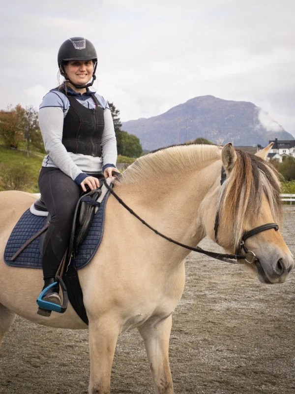 Bilete av 'Sarah Birkeland Kårtveit'.